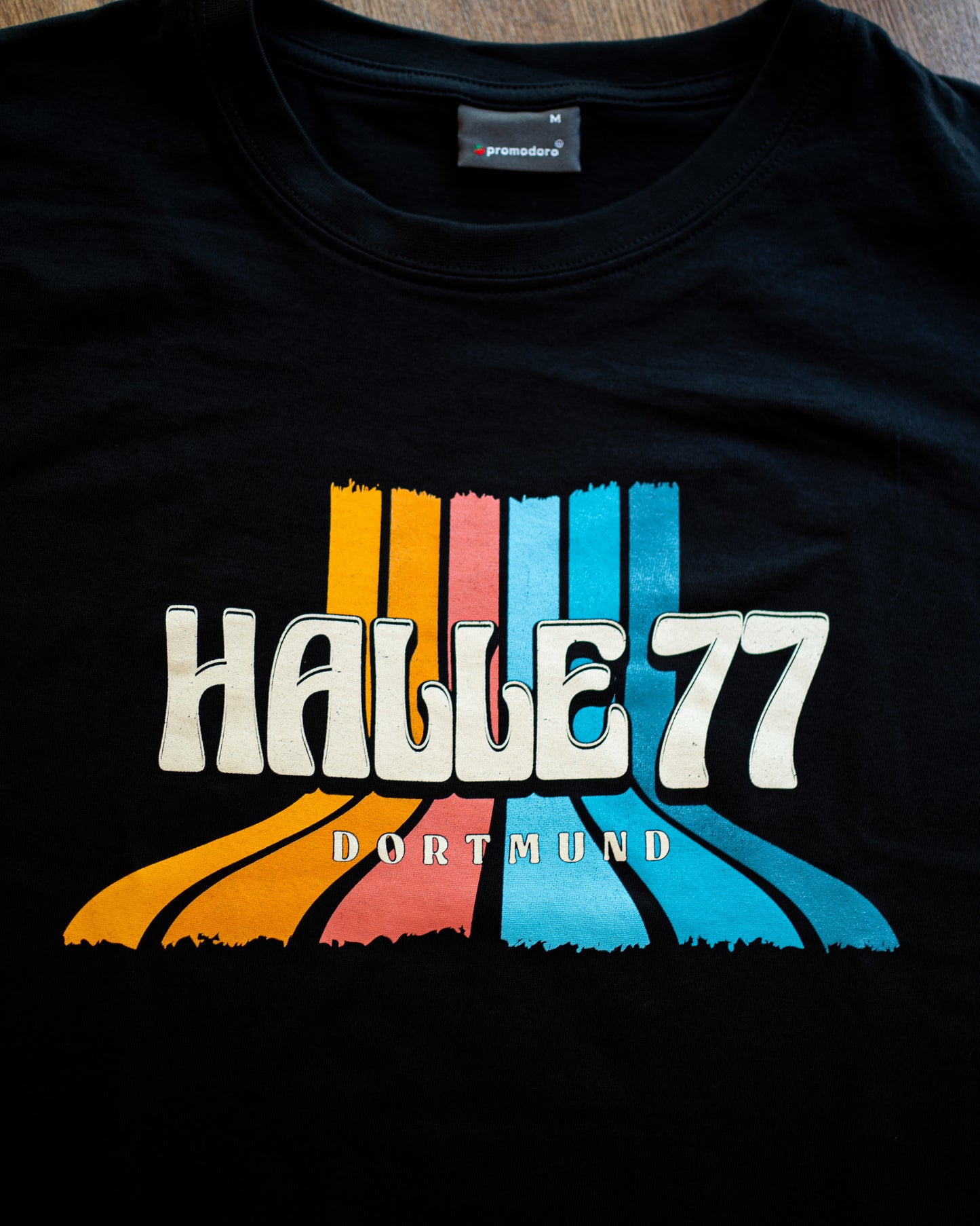 T-Shirt -Halle 77 Retro- schwarz